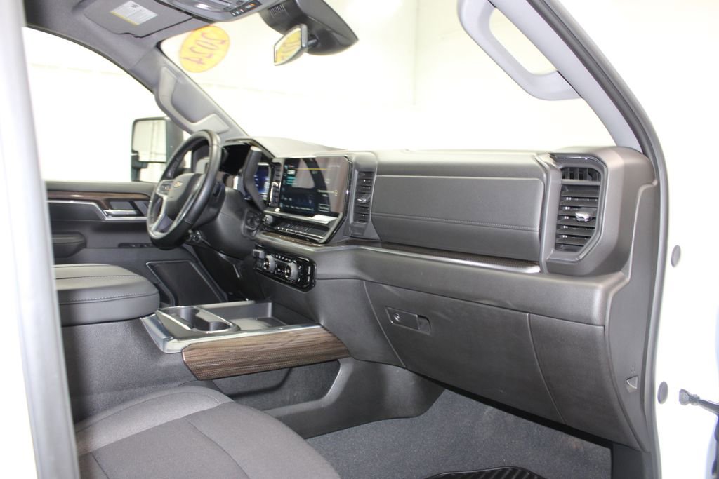 Used 2024 Chevrolet Silverado 3500 LT w/ Convenience Package image 31