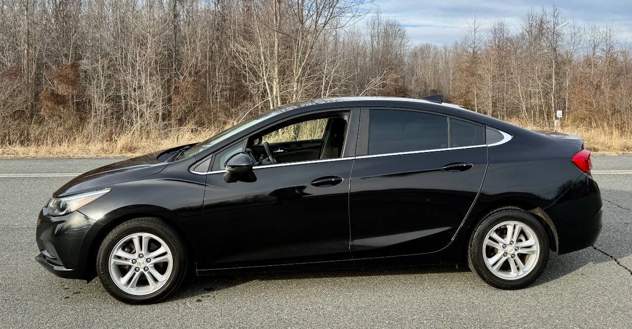 Used 2018 Chevrolet Cruze LT w/ Convenience Package image 15