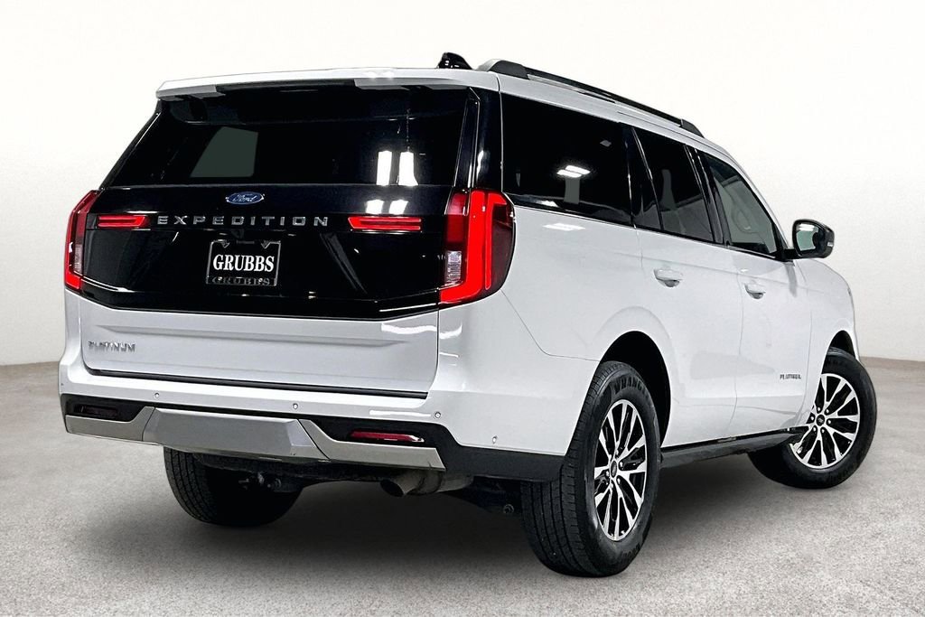 Used 2025 Ford Expedition Platinum AWD/4WD image 2