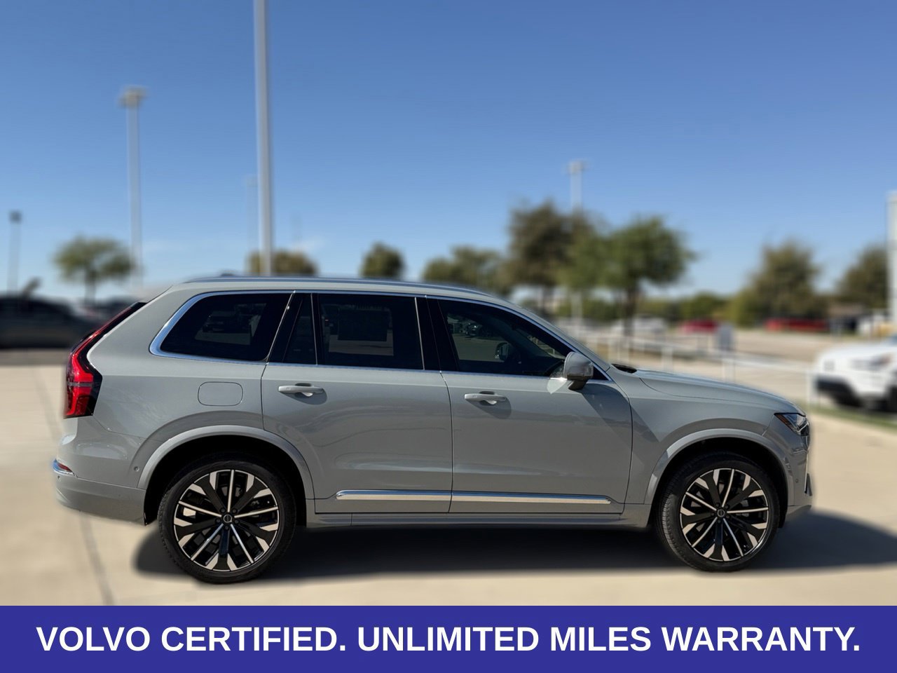 Certified 2026 Volvo XC90 B6 Plus AWD/4WD image 13