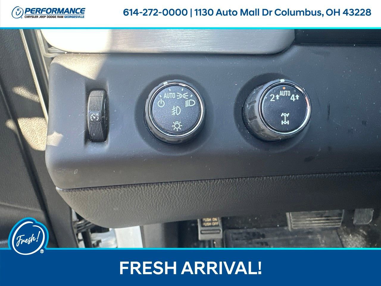 Used 2018 GMC Yukon SLE w/ SLE Value Package AWD/4WD image 16