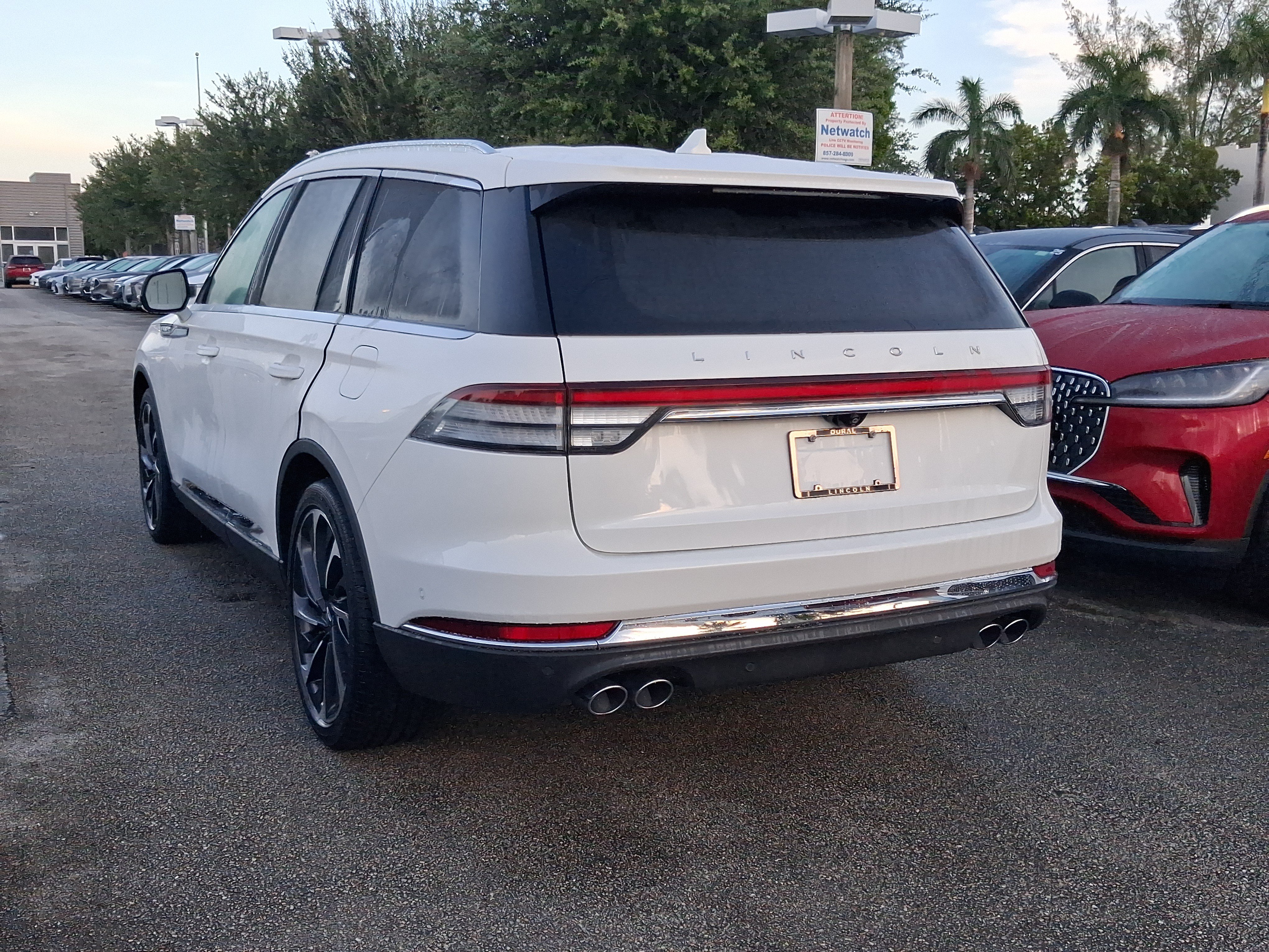 Used 2020 Lincoln Aviator Reserve w/ Equipment Group 201A RWD image 3