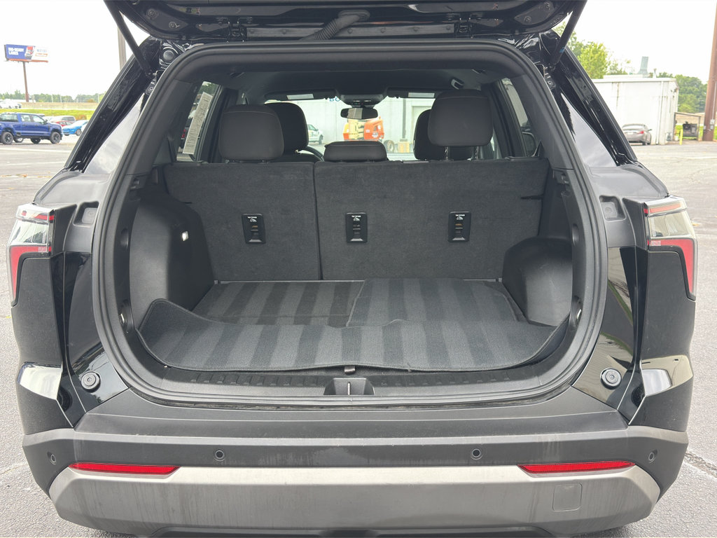 Used 2025 Chevrolet Equinox LT FWD image 9