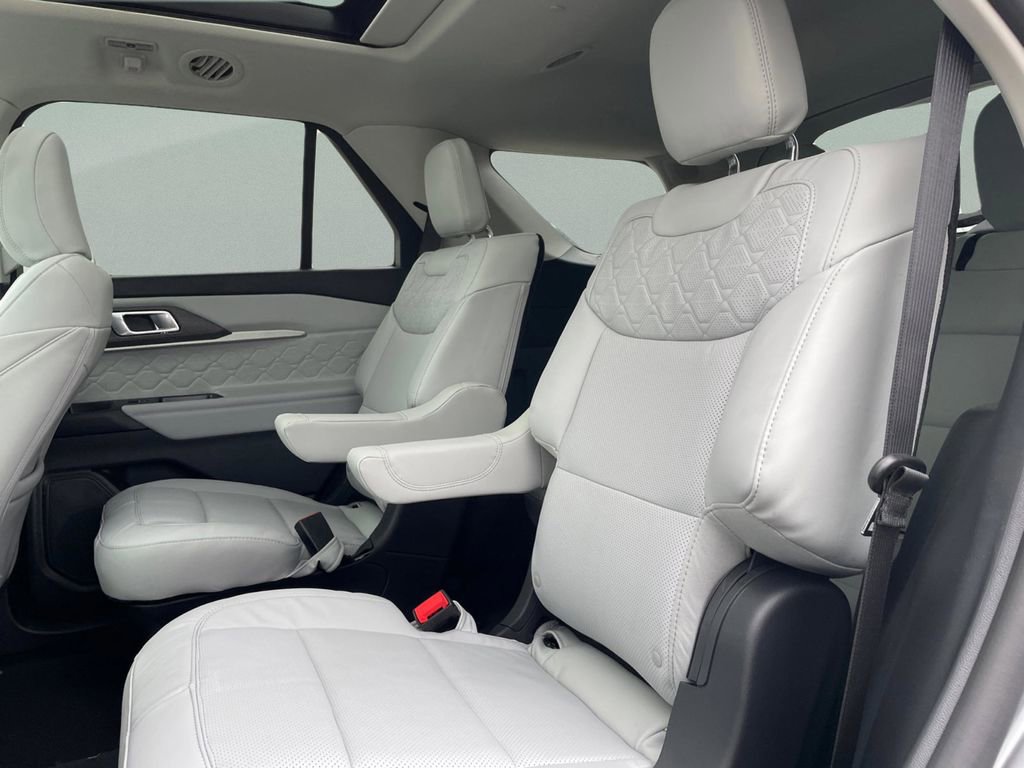 New 2026 Ford Explorer Platinum w/ LUX Leather Package image 11