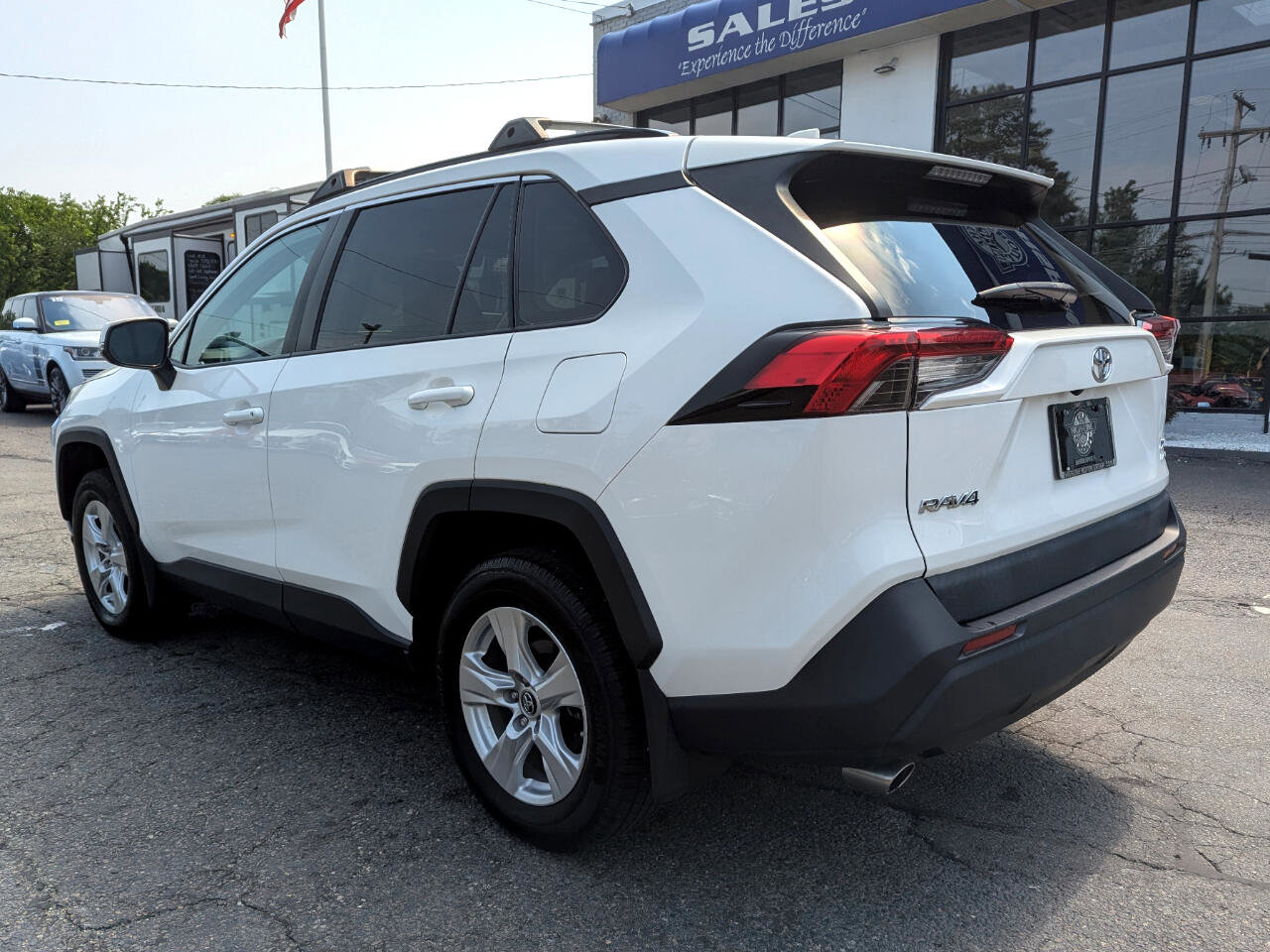 Used 2019 Toyota RAV4 XLE w/ Convenience Package image 10