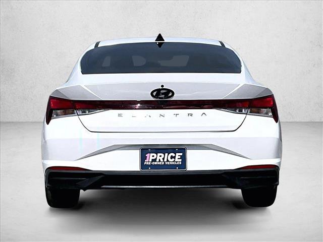 Used 2023 Hyundai Elantra SEL w/ Convenience Package FWD image 4