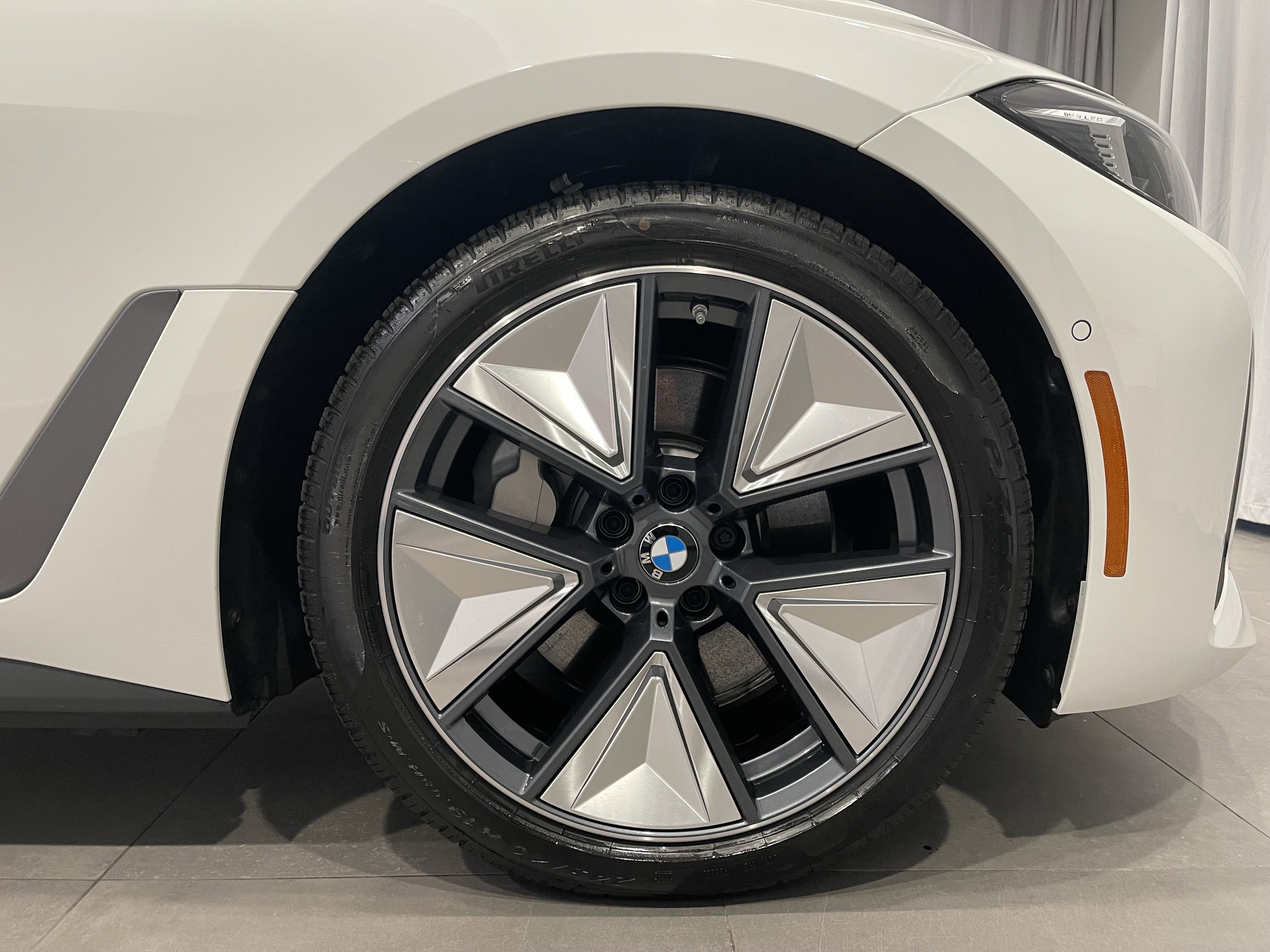 Used 2025 BMW i4 xDrive40i w/ Premium Package AWD/4WD image 10