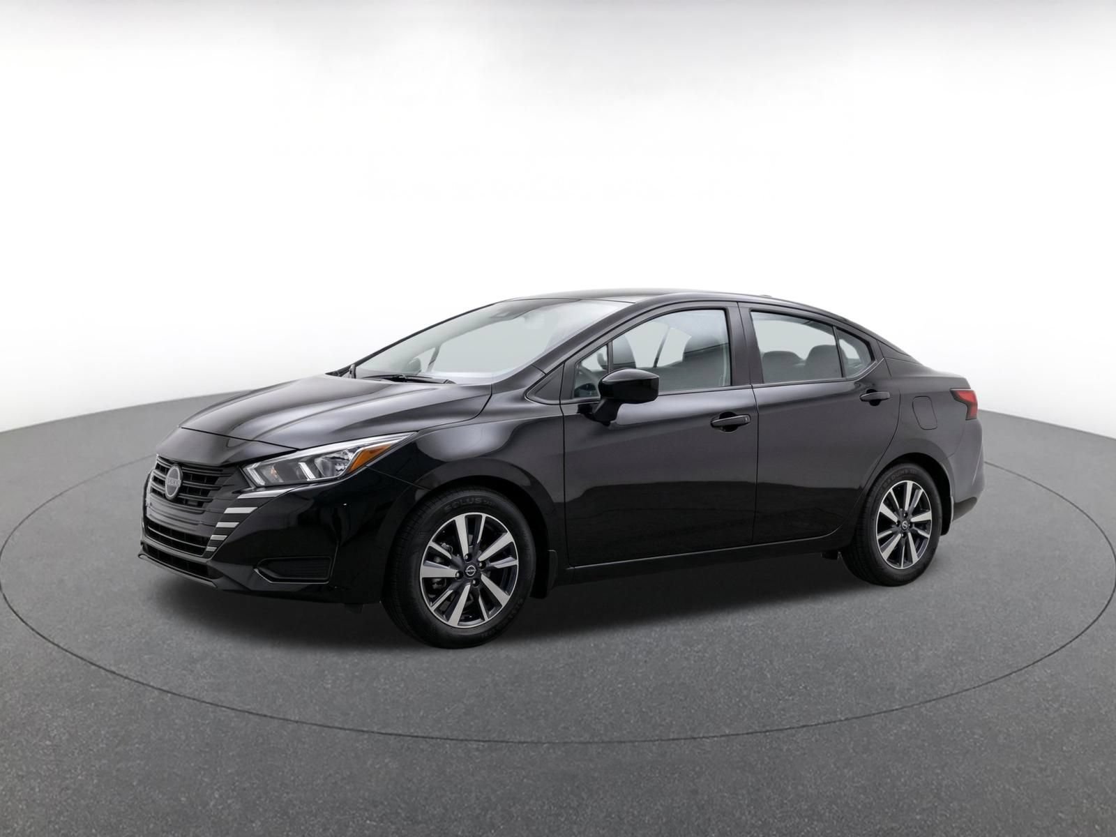 Used 2025 Nissan Versa SV FWD image 3