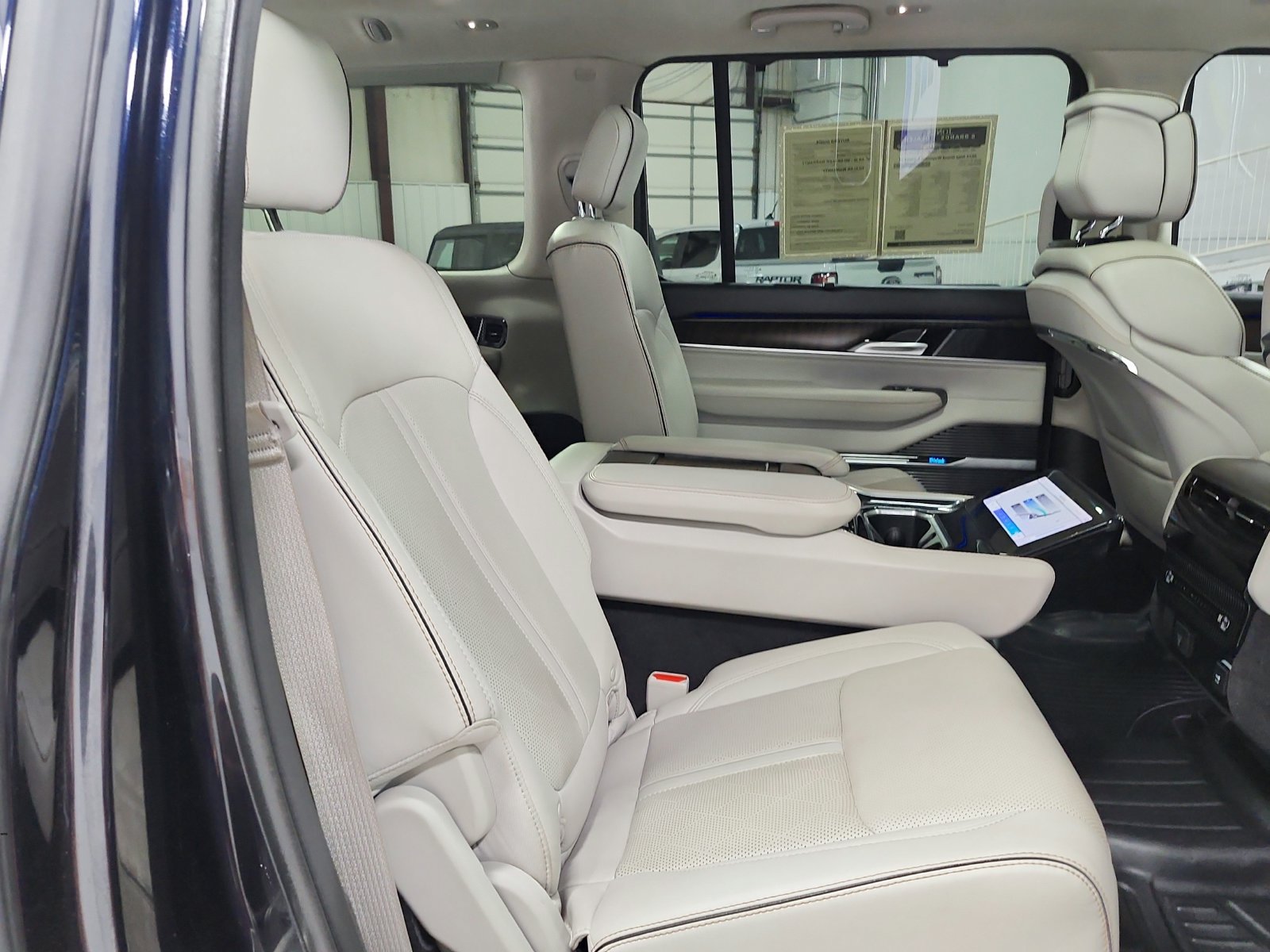 Used 2023 Jeep Grand Wagoneer L Series II w/ Convenience Group III AWD/4WD image 55