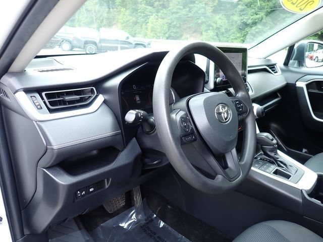 Certified 2023 Toyota RAV4 LE AWD/4WD image 14