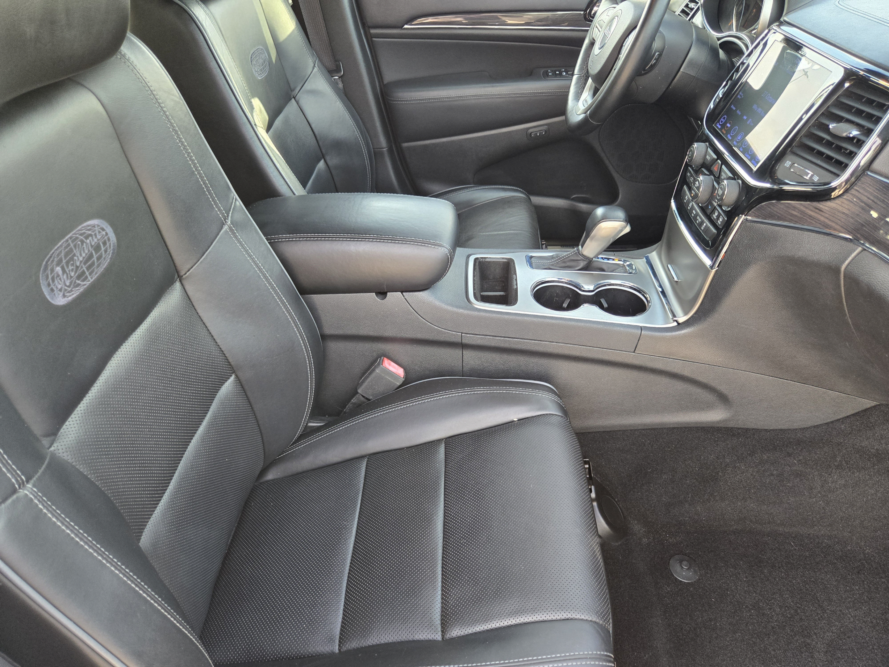 Used 2020 Jeep Grand Cherokee Overland RWD image 10