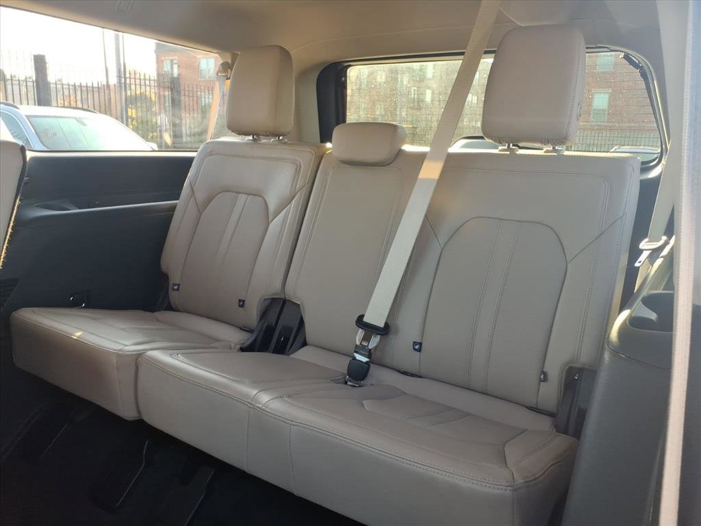 Used 2022 Ford Expedition Max Limited image 10