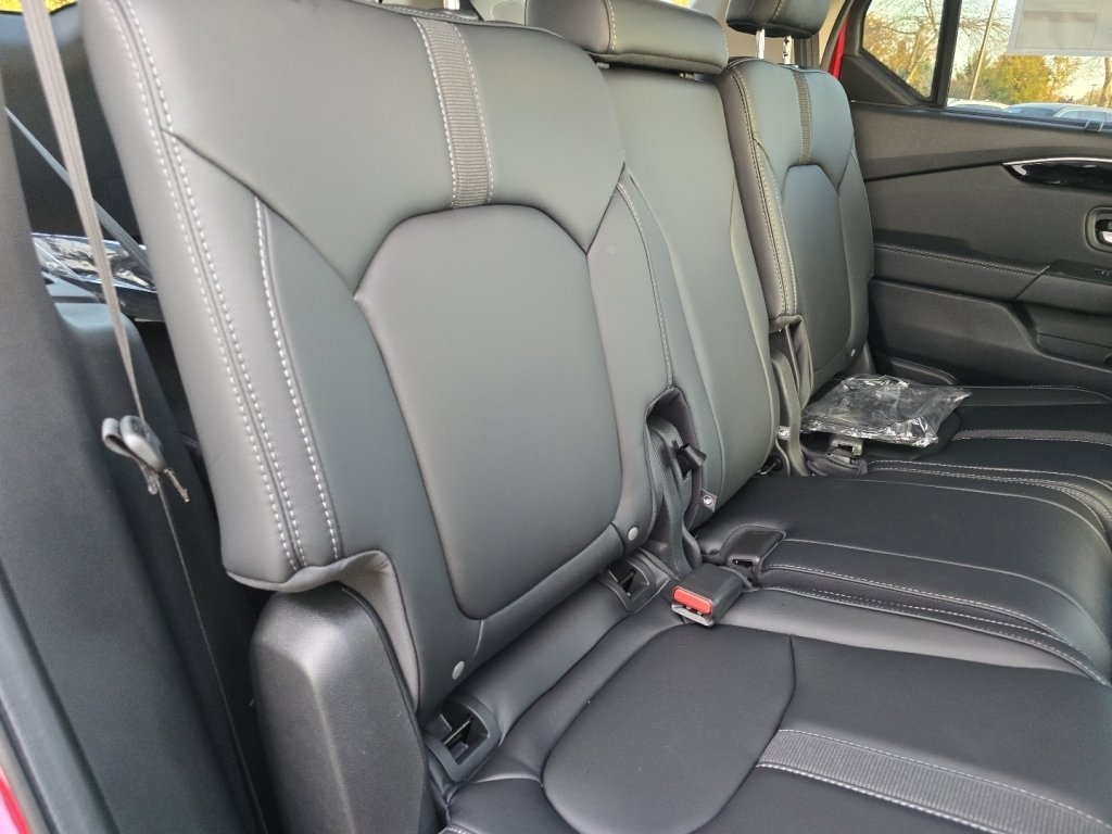 New 2025 Honda Pilot Touring image 25