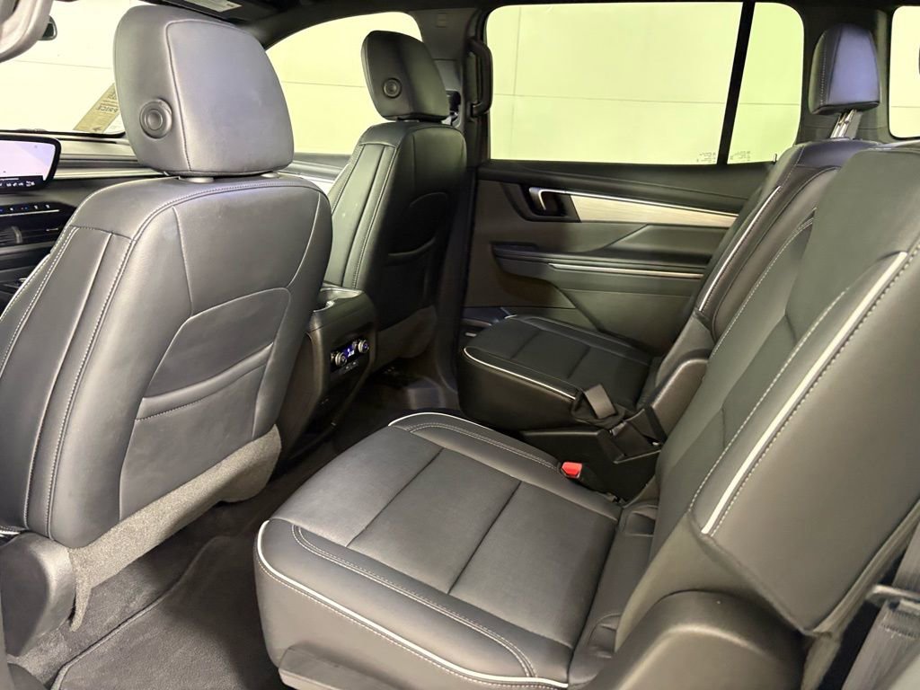 Used 2025 Buick Enclave Preferred image 35