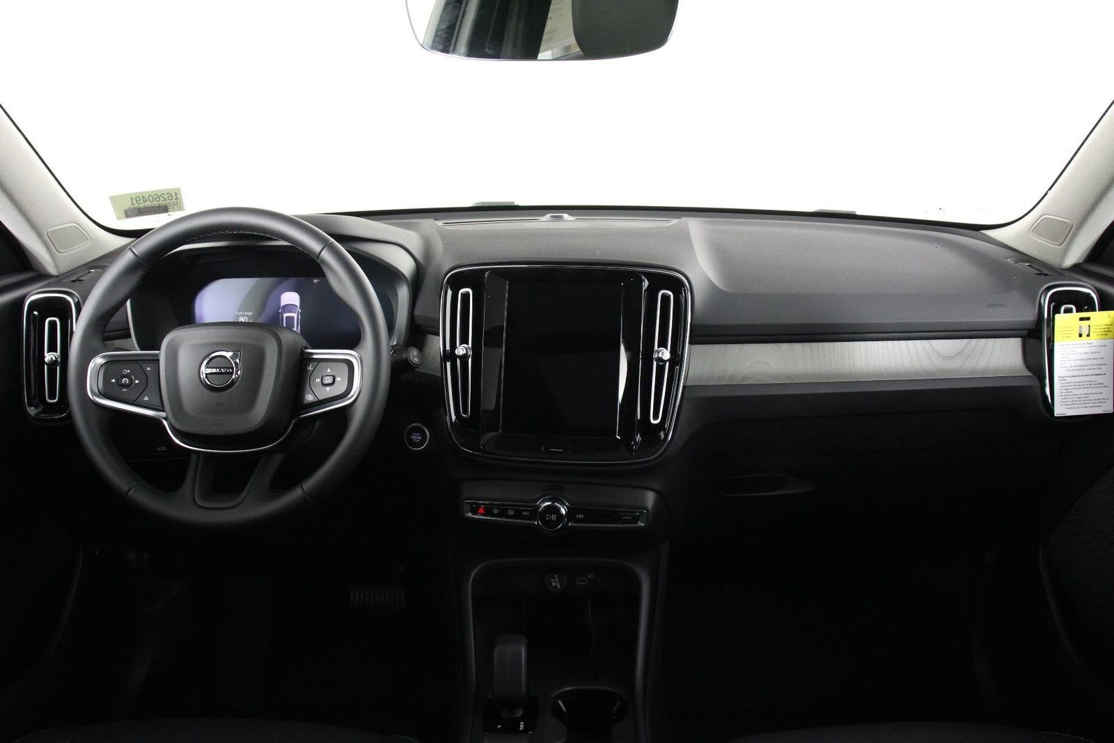 New 2026 Volvo XC40 B4 Core image 5