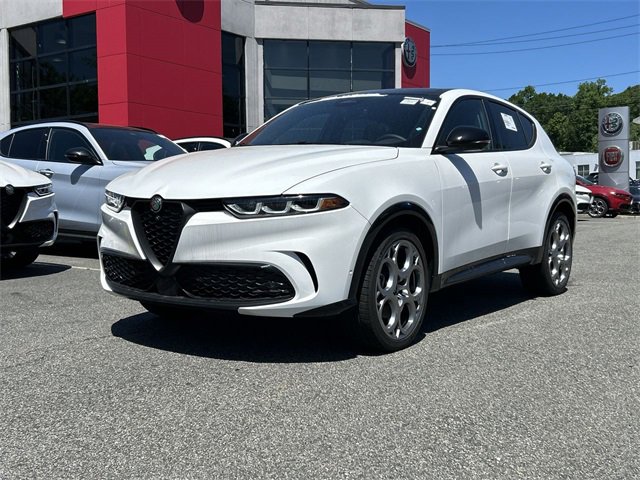 New 2025 Alfa Romeo Tonale w/ Premium Package