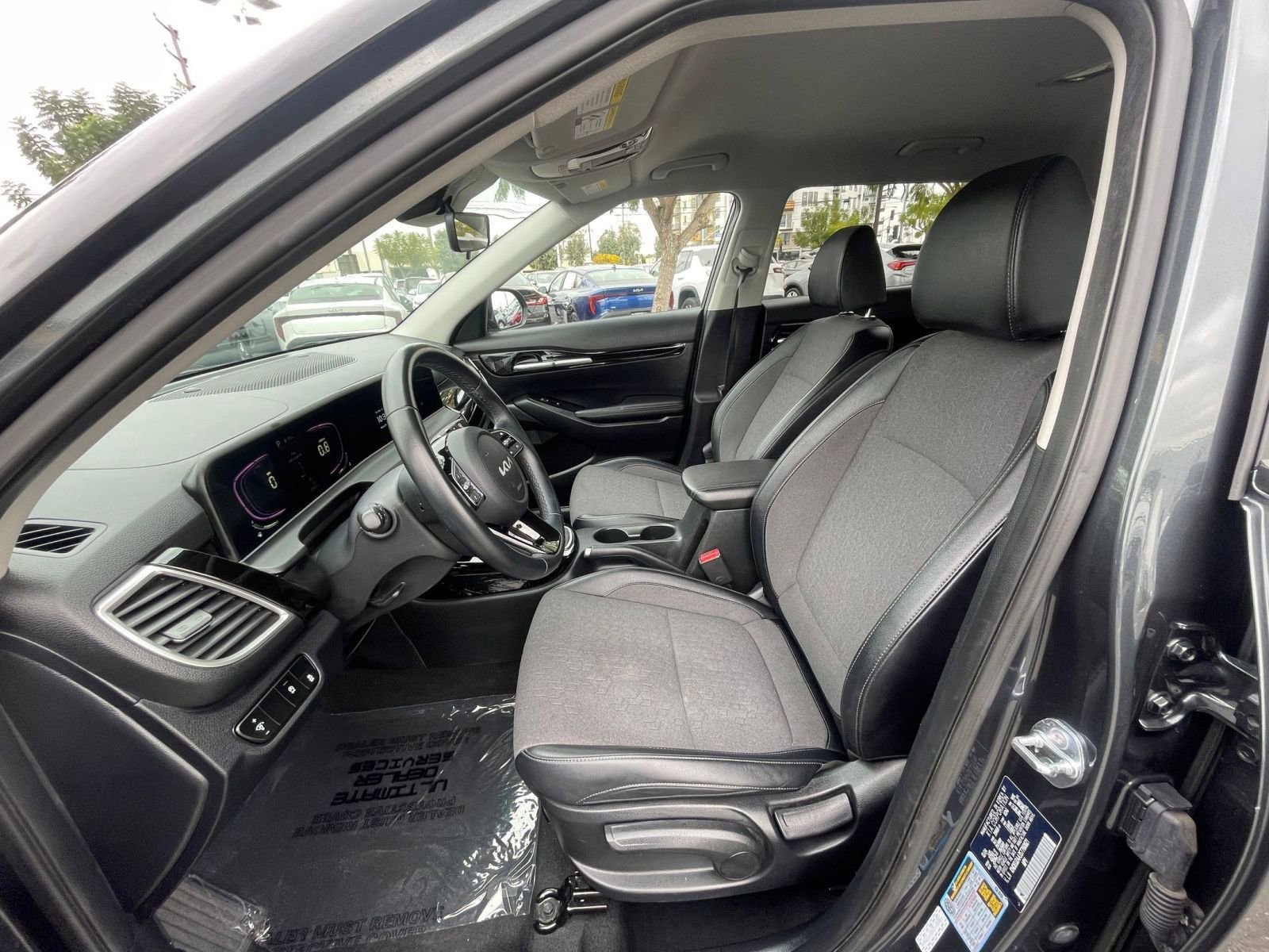 Used 2025 Kia Seltos S image 29