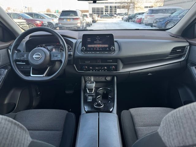 Used 2023 Nissan Rogue SV image 21