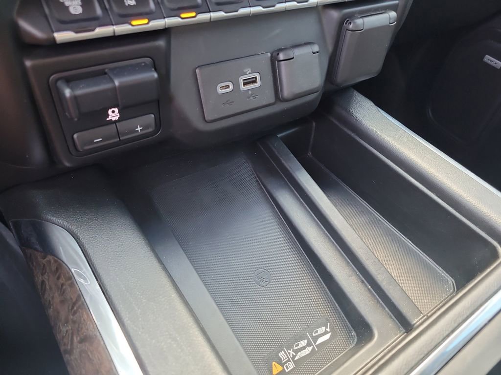 Used 2022 GMC Sierra 3500 Denali w/ Denali Ultimate Package image 26