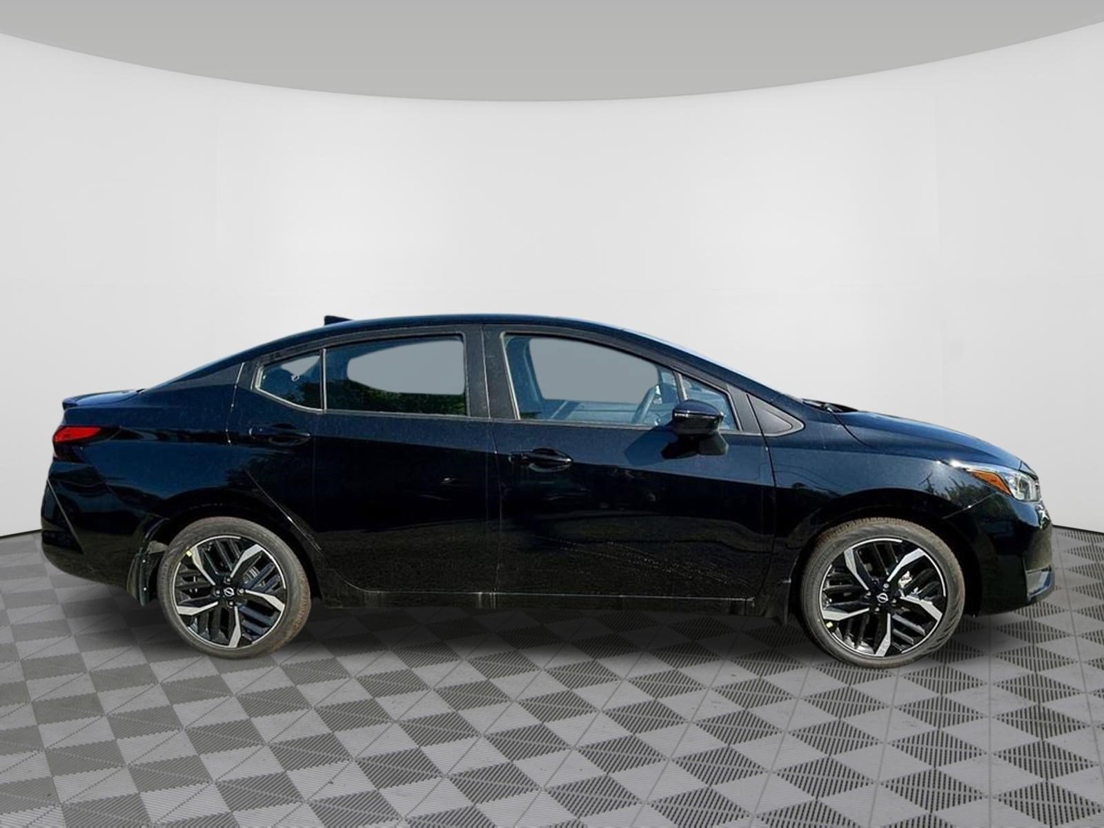Certified 2025 Nissan Versa SR w/ Trunk Package FWD image 2