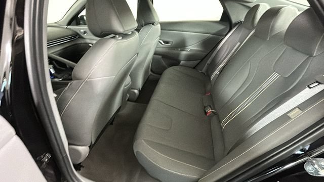 Certified 2025 Hyundai Elantra SEL FWD image 27