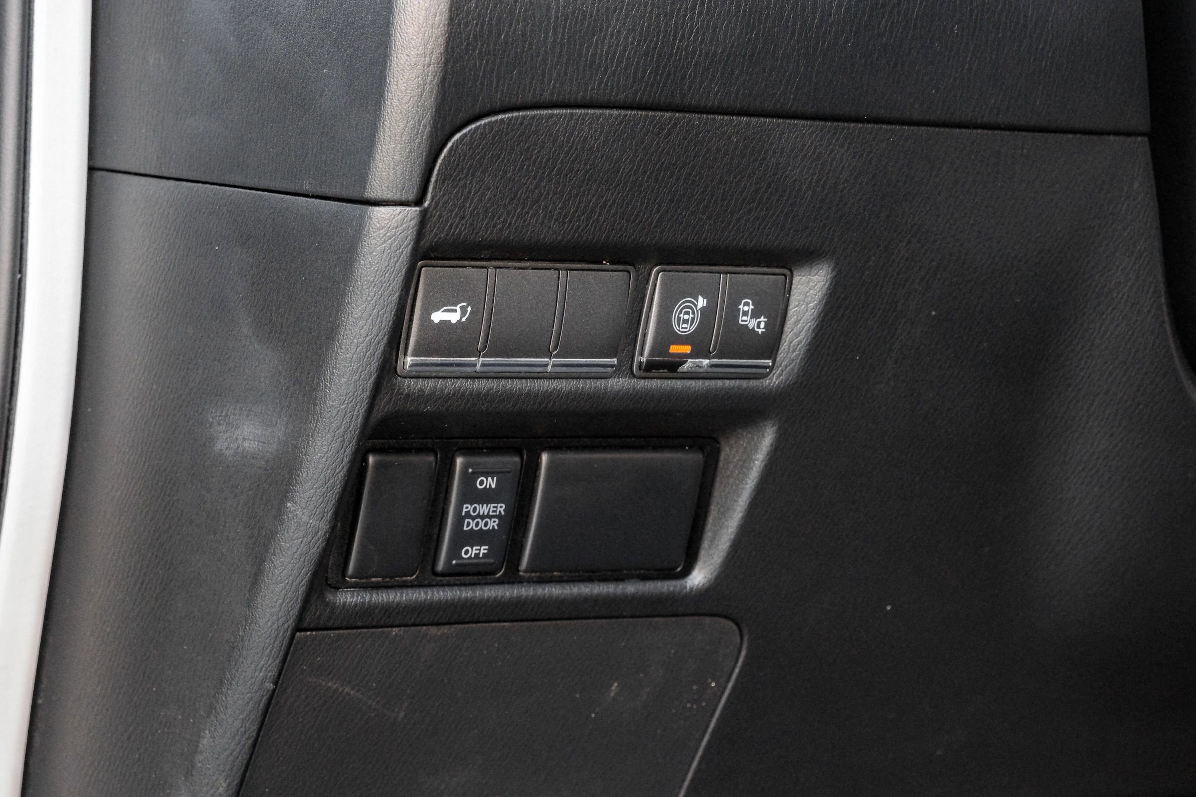 Used 2016 INFINITI QX80 4WD w/ Deluxe Technology Package image 35