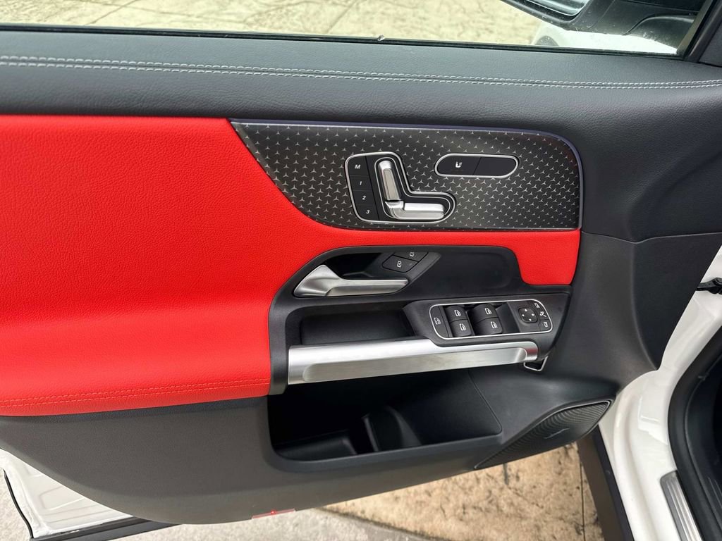 New 2025 Mercedes-Benz GLB 35 AMG GLB 35 AMGﾮ image 18