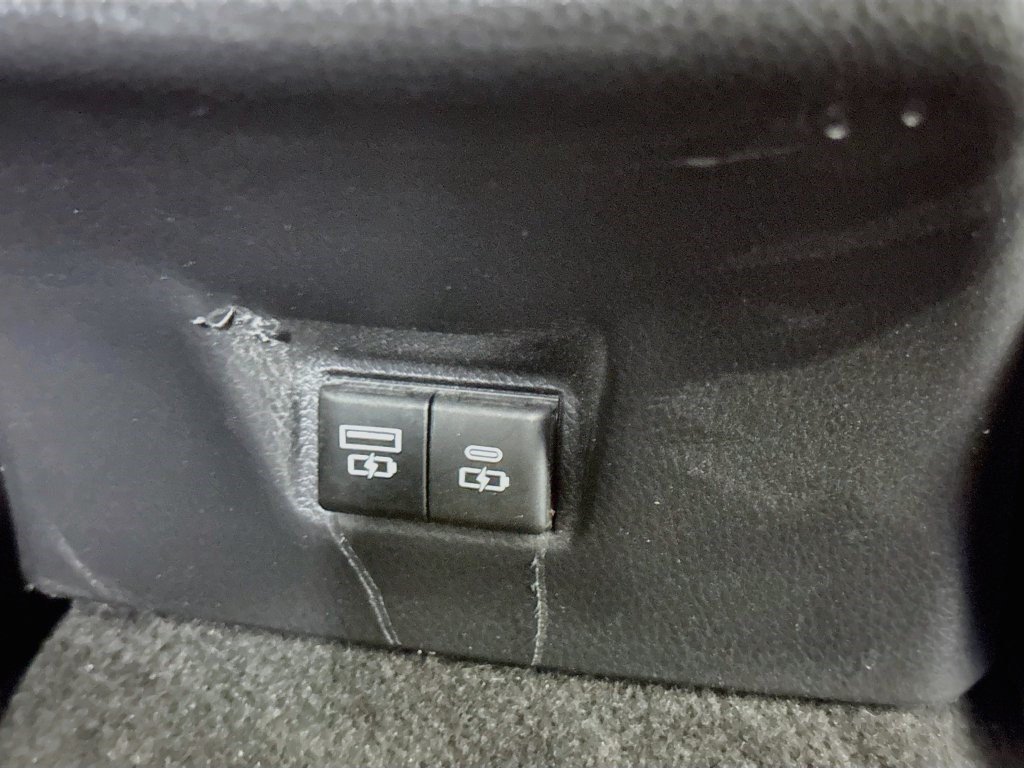 Used 2025 Toyota Camry SE w/ Convenience Package FWD image 41