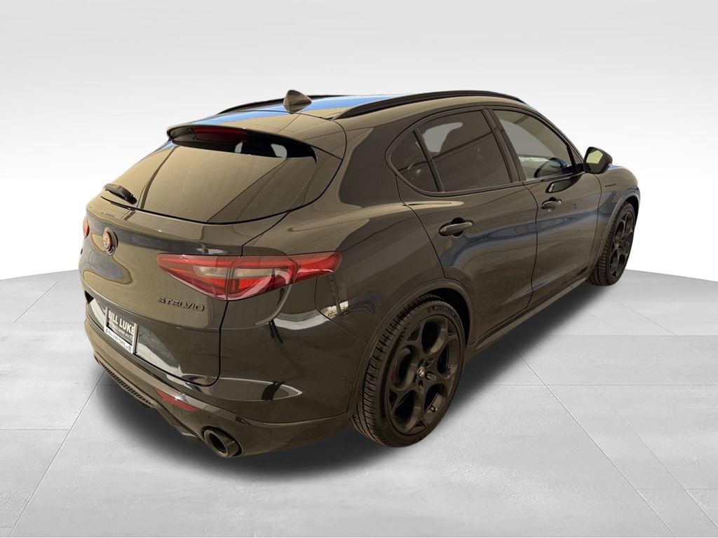 Used 2023 Alfa Romeo Stelvio Veloce AWD/4WD image 7