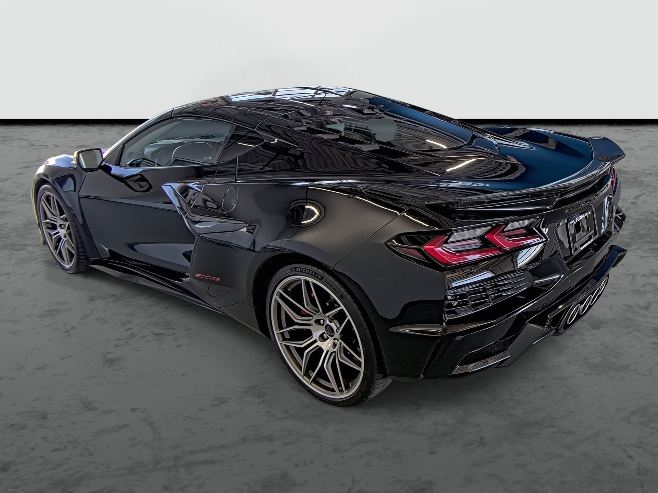 Used 2024 Chevrolet Corvette Z06 w/ Stealth Interior Trim Package RWD image 2
