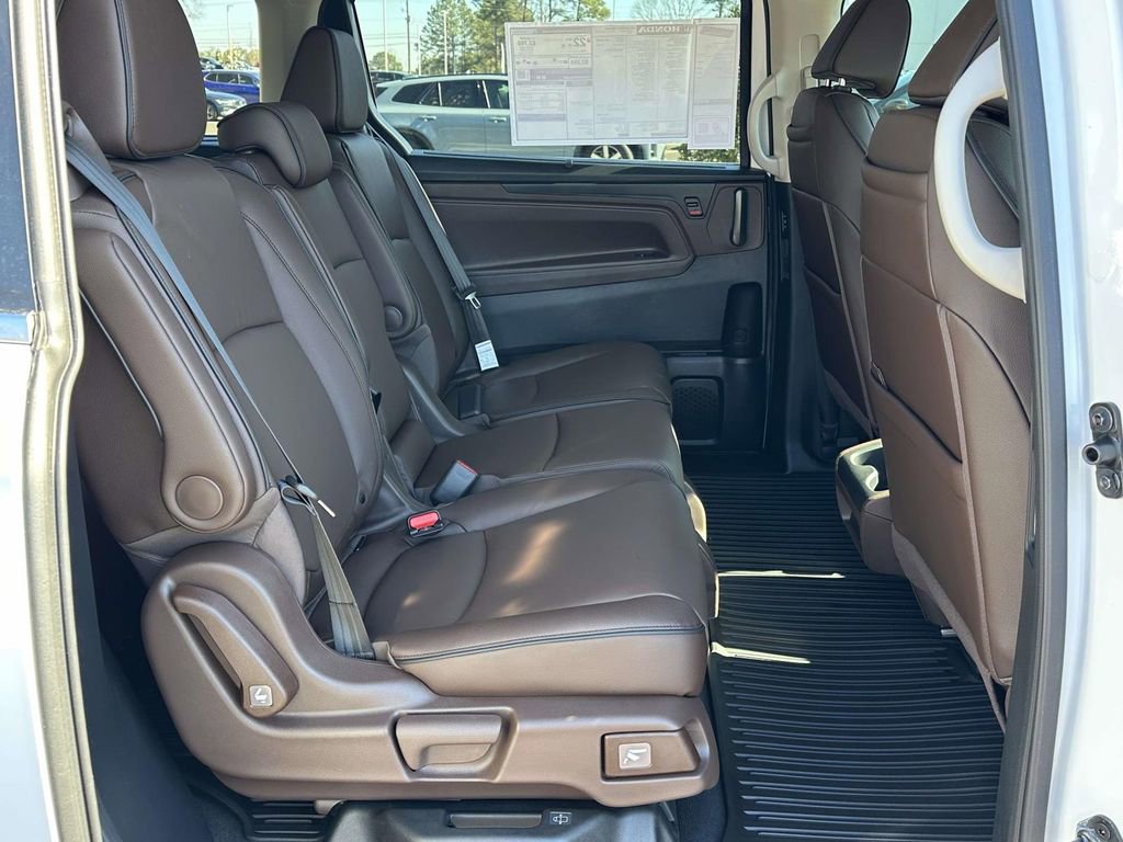 New 2026 Honda Odyssey Touring image 7