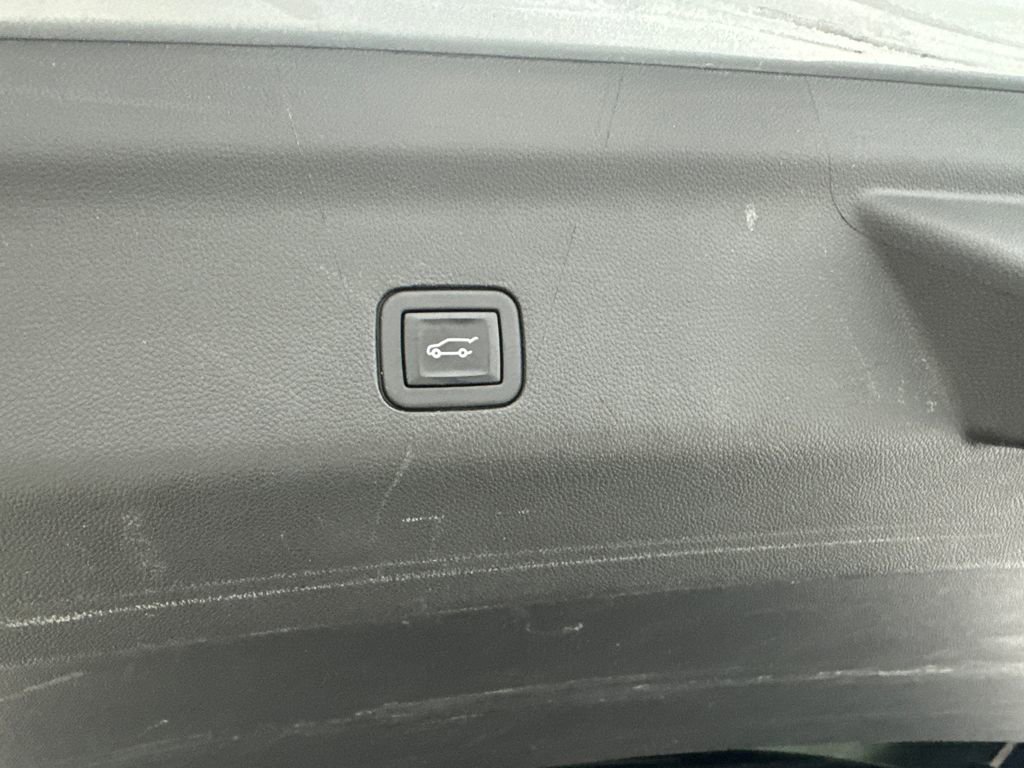 Used 2023 GMC Yukon Denali image 90