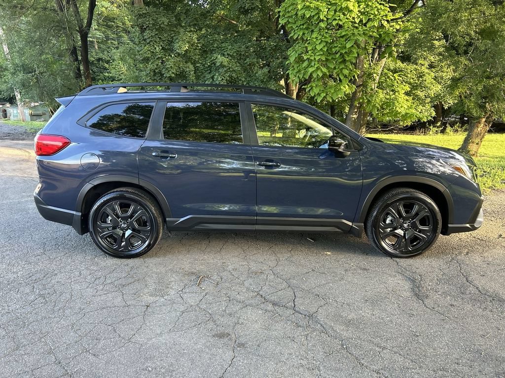 Certified 2025 Subaru Ascent Bronze Edition w/ Onyx Package AWD/4WD image 9