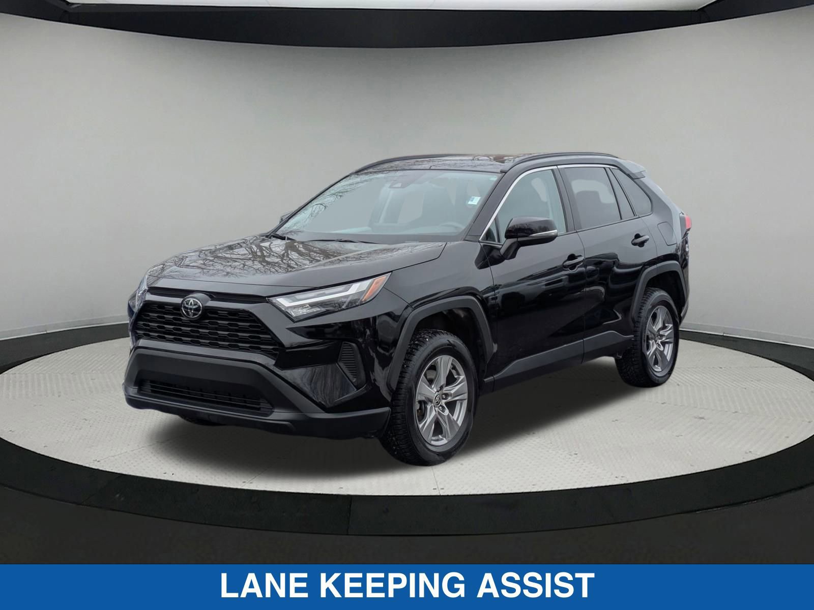 Used 2024 Toyota RAV4 XLE w/ Convenience Package image 8