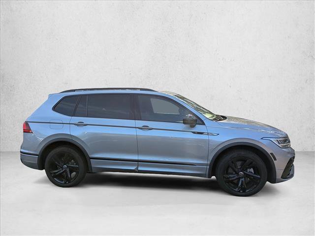 Used 2023 Volkswagen Tiguan SE R-Line image 4