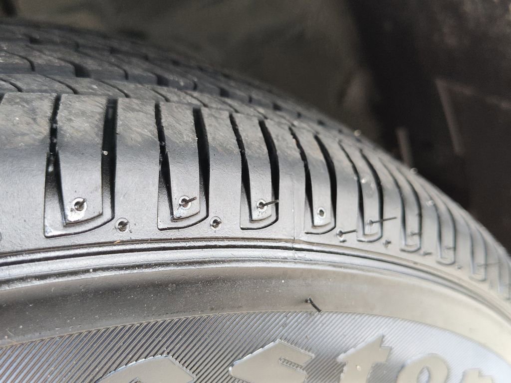 Used 2025 Nissan Kicks Play S image 13