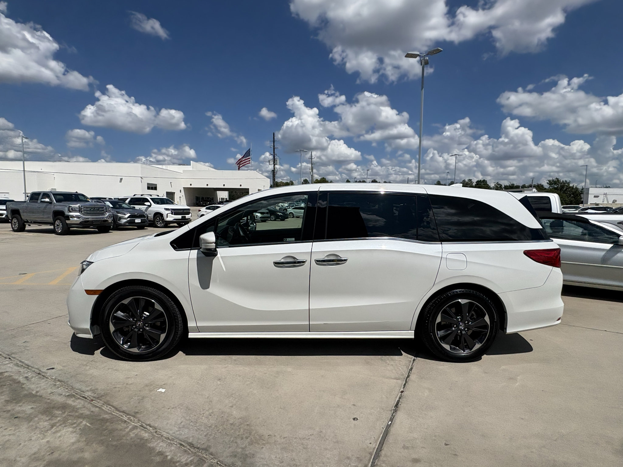 Certified 2022 Honda Odyssey Elite image 5