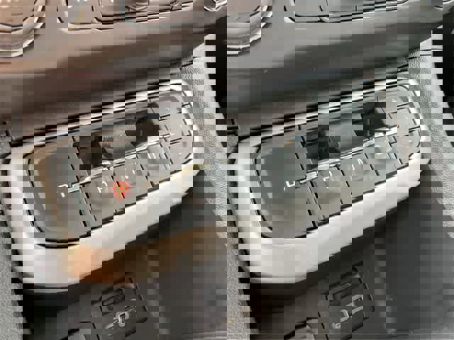 Used 2023 GMC Acadia SLT image 25