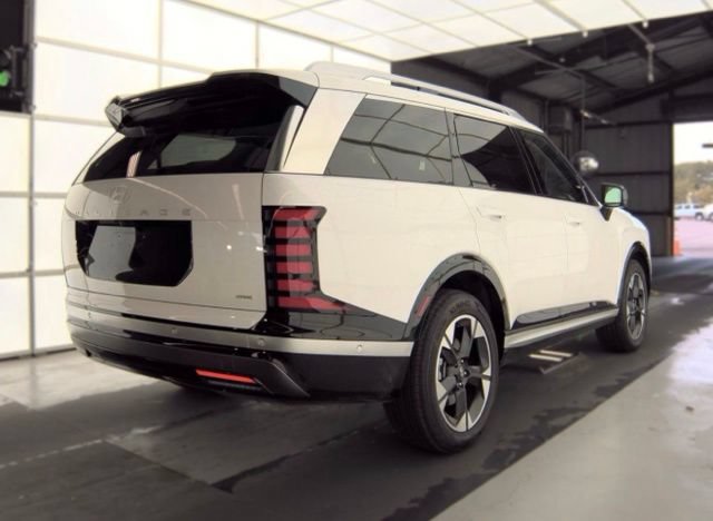 Used 2026 Hyundai Palisade Limited AWD/4WD image 4