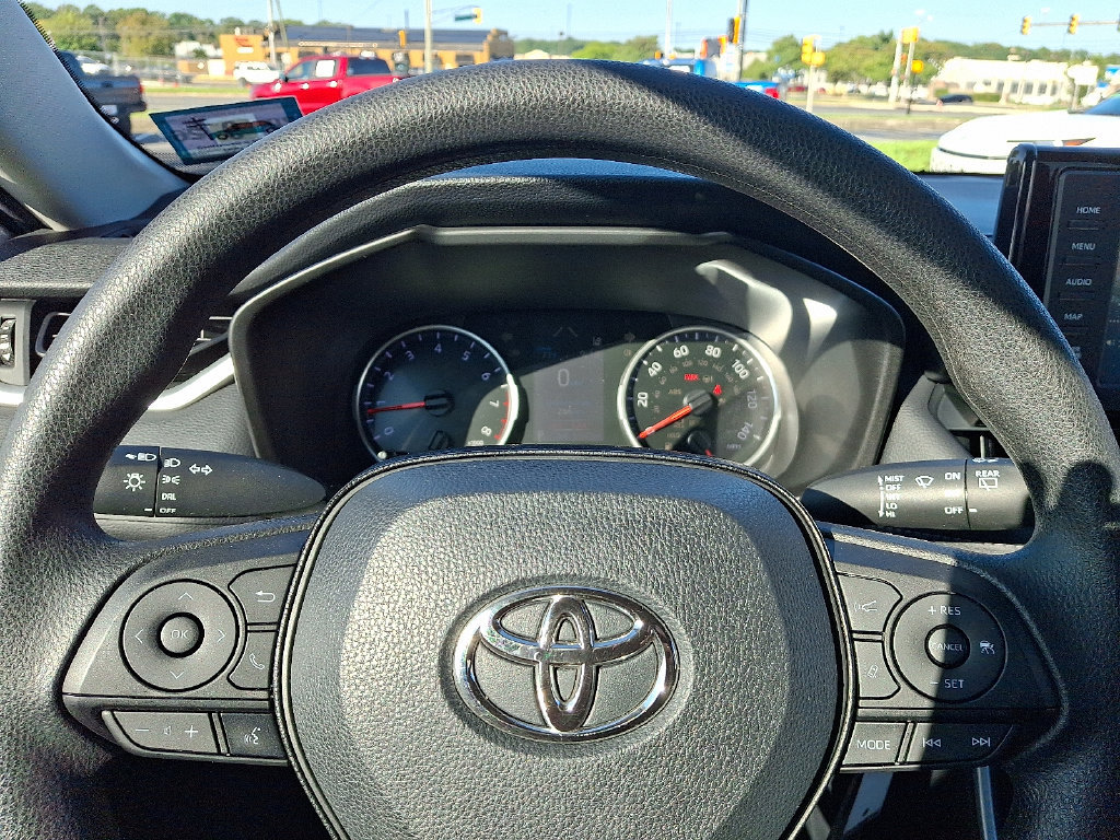 Certified 2019 Toyota RAV4 LE AWD/4WD image 19