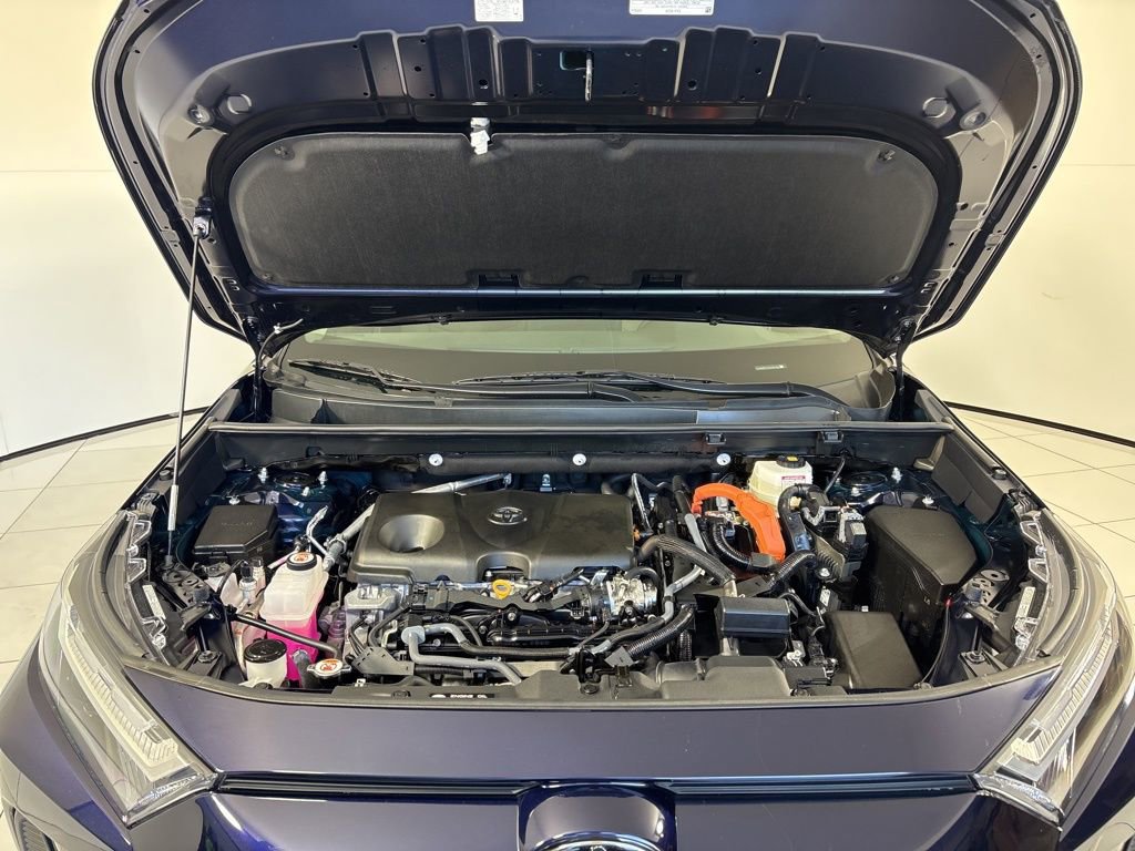 Used 2025 Toyota RAV4 XLE image 12