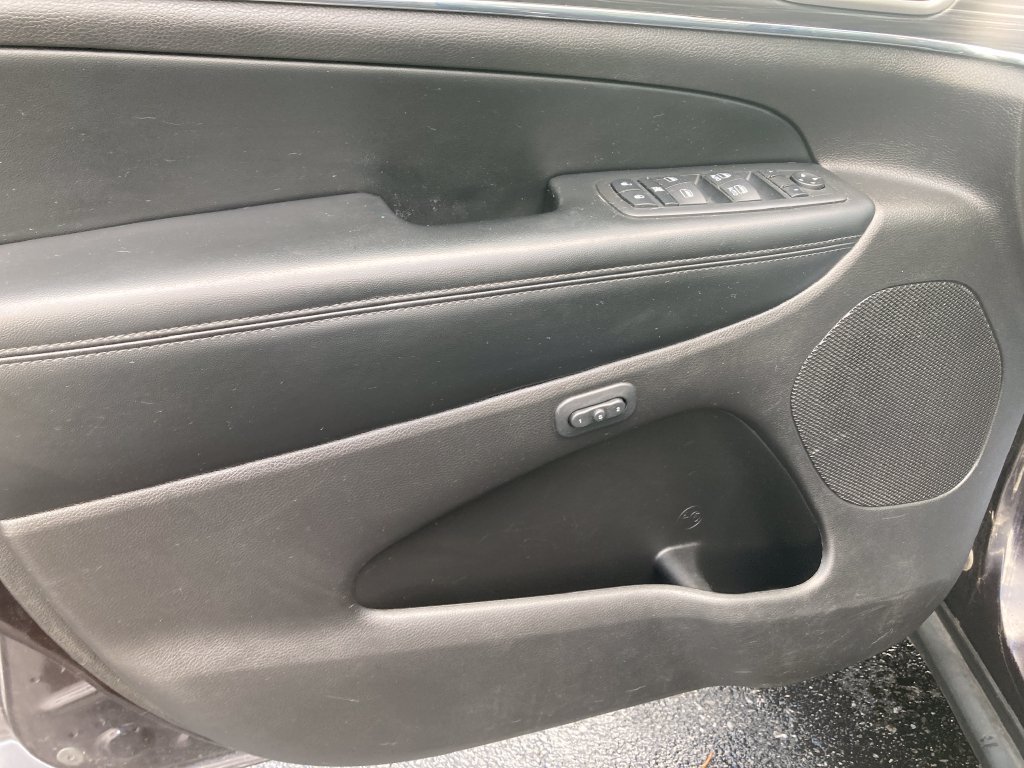 Used 2019 Jeep Grand Cherokee Limited AWD/4WD image 13