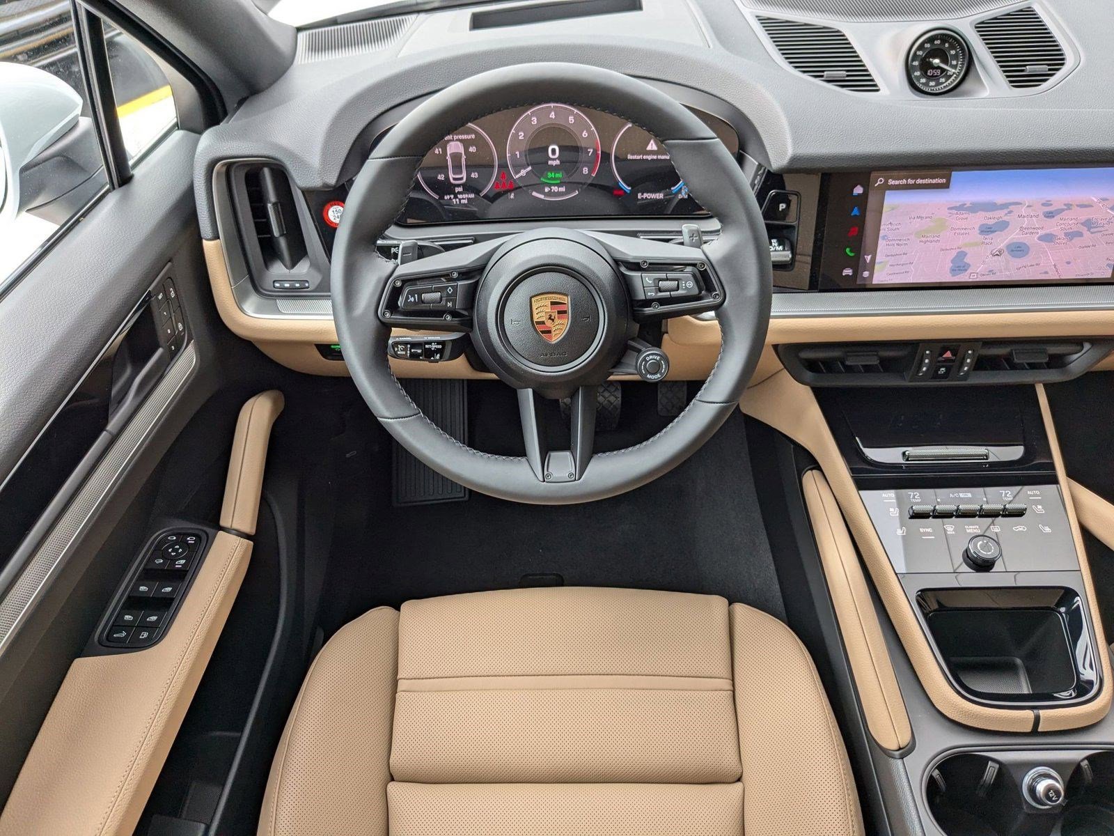 Certified 2025 Porsche Cayenne E-Hybrid image 5