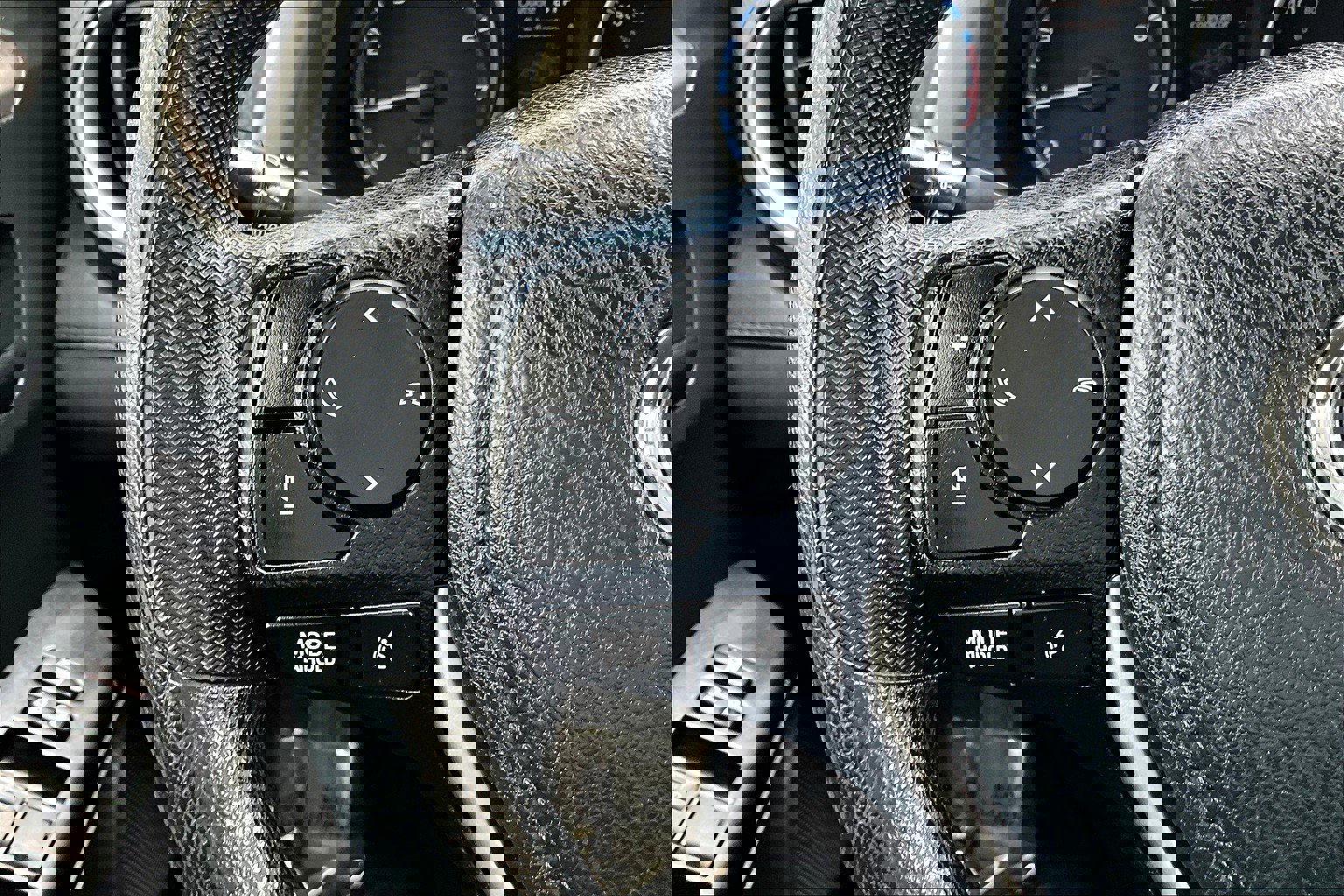 Used 2017 Toyota RAV4 LE w/ Carpet Mat Package AWD/4WD image 14