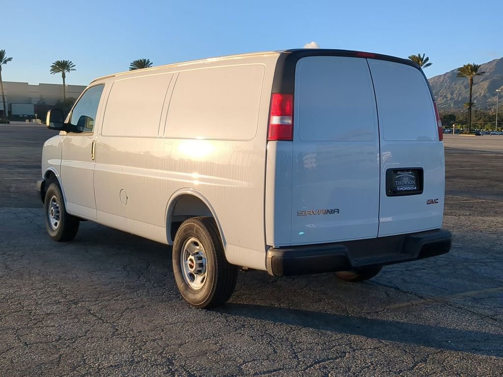 New 2025 GMC Savana 2500 w/ Driver Convenience Package RWD image 4