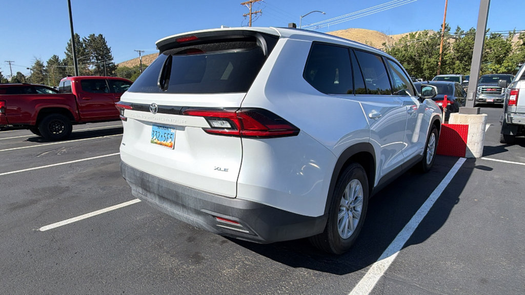 Certified 2026 Toyota Grand Highlander AWD image 2