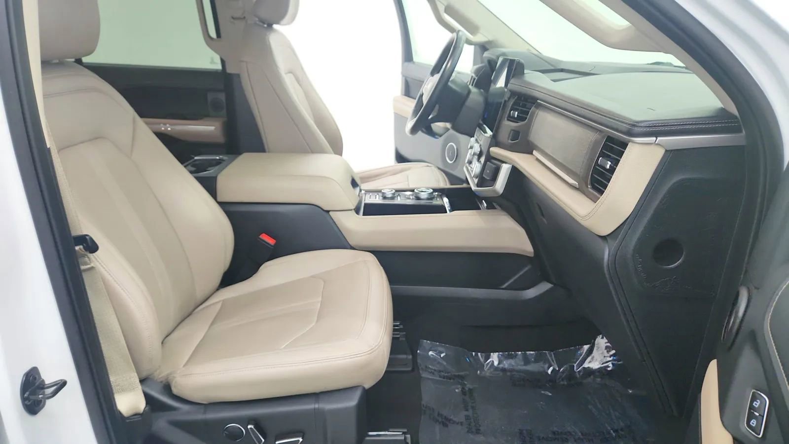 Used 2024 Ford Expedition Limited image 38