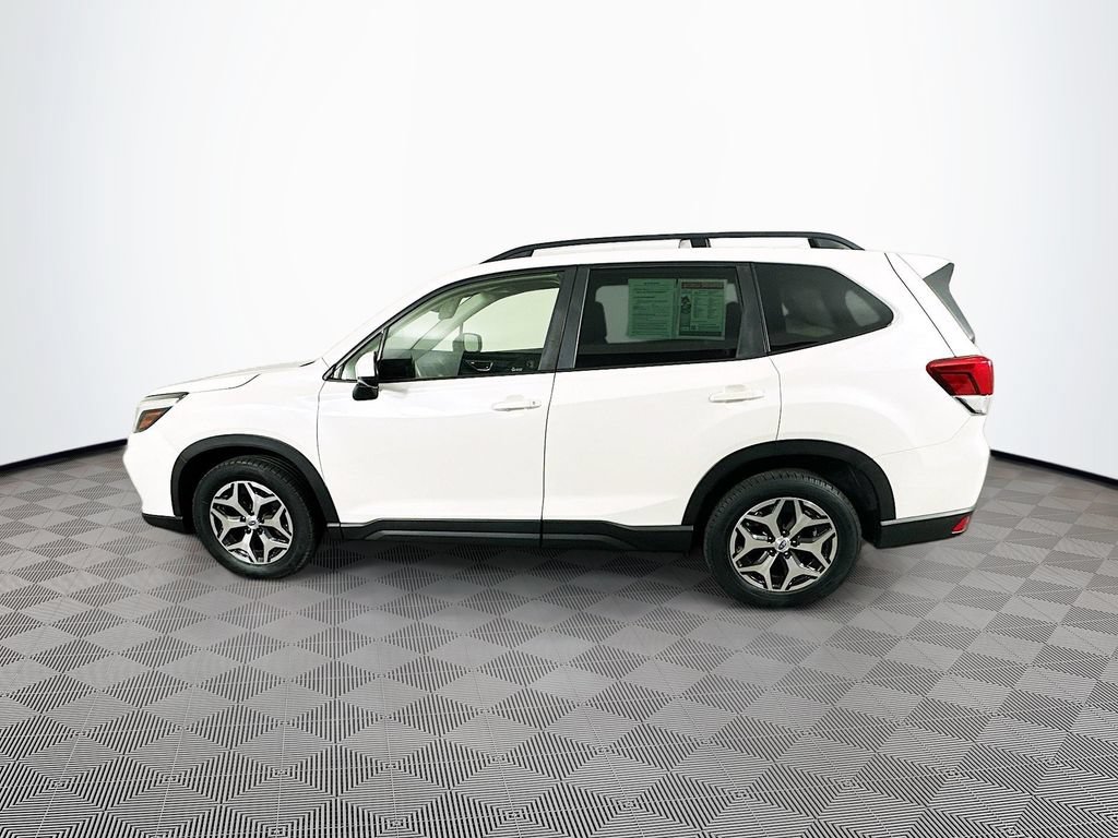 Used 2020 Subaru Forester Premium AWD/4WD image 6