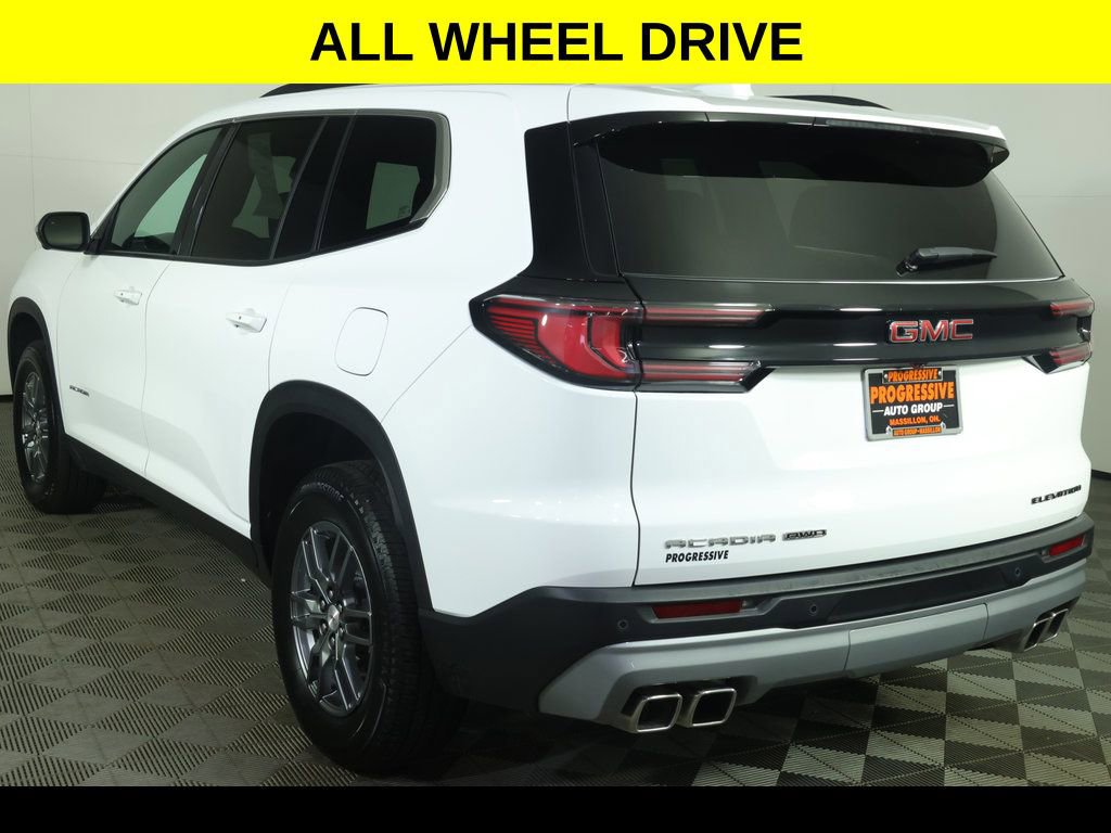 Used 2025 GMC Acadia Elevation image 4