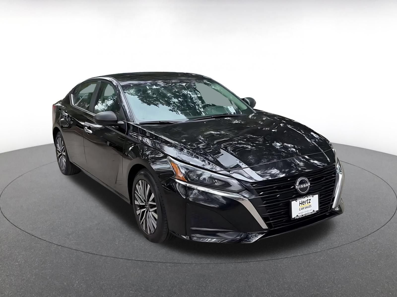Used 2025 Nissan Altima 2.5 SV FWD image 3
